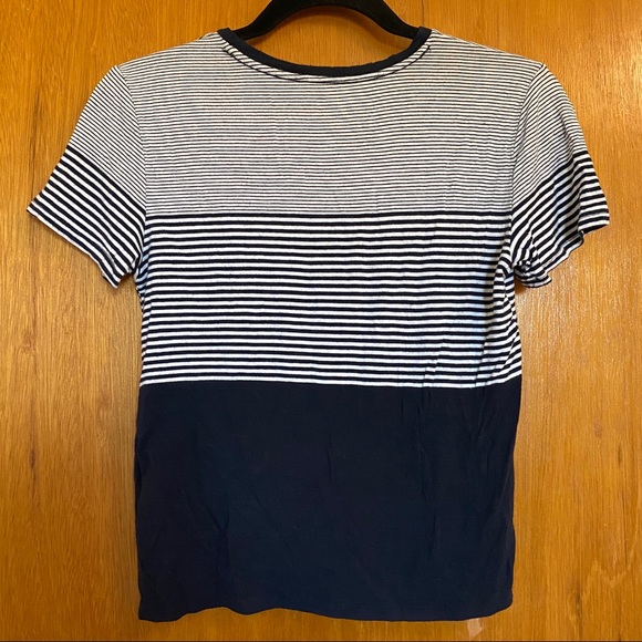 FREE ADD ON/PRICE NEGOTIABLE - A&F top - Picture 3 of 4